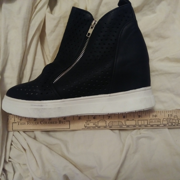 Black Perforated Hidden Wedge Hi Top Sneaker EU 40 - Picture 7 of 7